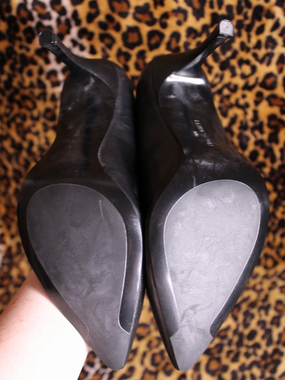Kenneth Cole Women's Black Pointed-Toe Pumps